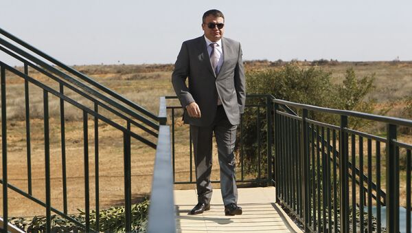 Министр обороны РФ Анатолий Сердюков на командном пункте Ясень. Архив Министр обороны РФ Анатолий Сердюков на командном пункте Ясень. Архив