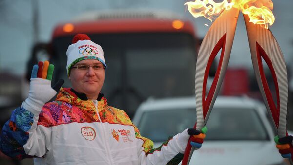 Руководитель Объединенной редакции новостей Российского Агентства Международной Информации РИА Новости Олег Осипов во время эстафеты Олимпийского огня в Иркутске. Фото с места события Руководитель Объединенной редакции новостей Российского Агентства Международной Информации РИА Новости Олег Осипов во время эстафеты Олимпийского огня в Иркутске. Фото с места события