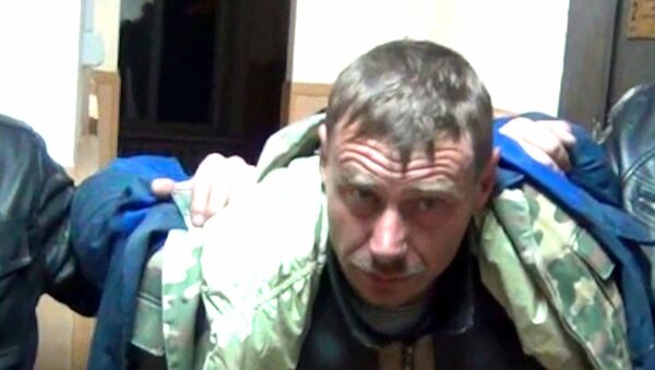 Задержание подозреваемого в убийстве семьи на Кубани. Оперативная съемка Задержание подозреваемого в убийстве семьи на Кубани. Оперативная съемка