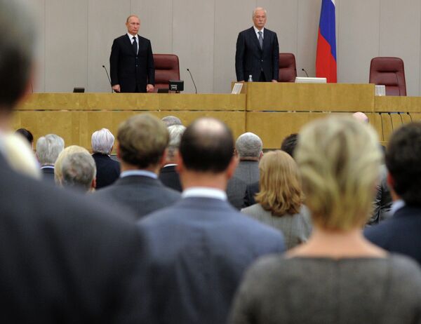 Председатель правительства России Владимир Путин (слева) и председатель Государственной думы России Борис Грызлов (справа) на заседании Госдумы. Председатель правительства России Владимир Путин (слева) и председатель Государственной думы России Борис Грызлов (справа) на заседании Госдумы.