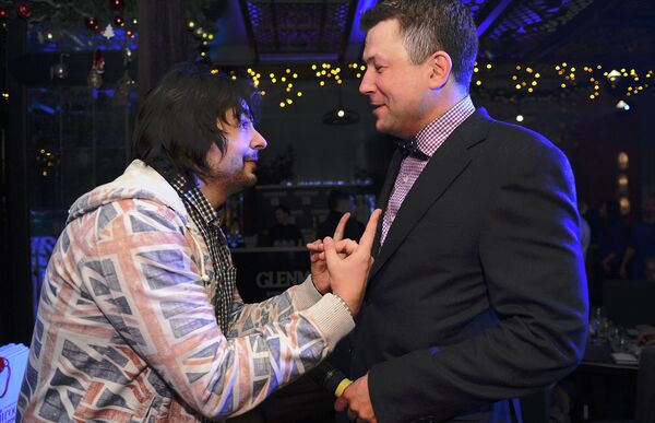 Российский режиссёр Александр Баршак и Михаил Довженко во время интеллектуальных игр Студии Довженко Российский режиссёр Александр Баршак и Михаил Довженко во время интеллектуальных игр Студии Довженко