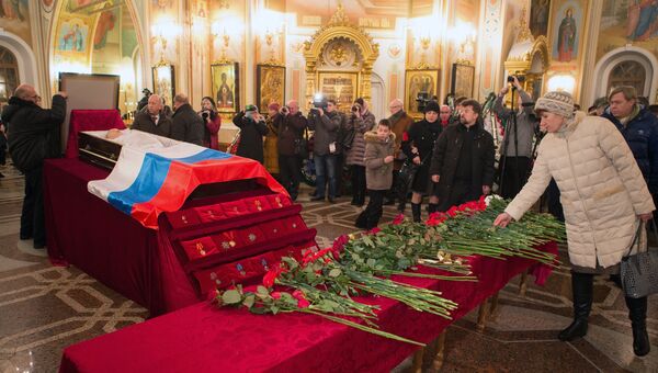 Прощание с легендарным конструктором стрелкового оружия М.Калашниковым в Ижевске Прощание с легендарным конструктором стрелкового оружия М.Калашниковым в Ижевске