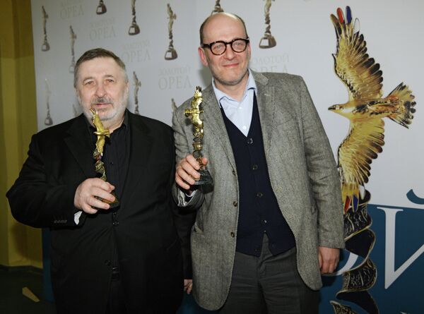 Режиссер Андрей Малюков и продюсер Денис Евстигнеев на церемонии вручения премии Золотой Орел Режиссер Андрей Малюков и продюсер Денис Евстигнеев на церемонии вручения премии Золотой Орел