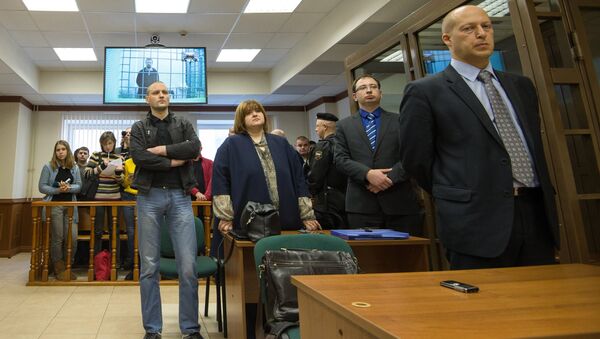 Слушания по жалобе защиты оппозиционеров Сергея Удальцова и Леонида Развозжаева. Фото с места события Слушания по жалобе защиты оппозиционеров Сергея Удальцова и Леонида Развозжаева. Фото с места события