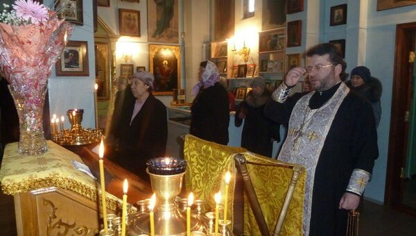 Панихида по убиенным в кафедральном соборе города Южно-Сахалинска Панихида по убиенным в кафедральном соборе города Южно-Сахалинска