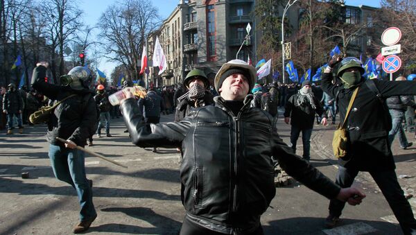 Столкновения у здания Верховной рады в центре Киева Столкновения у здания Верховной рады в центре Киева