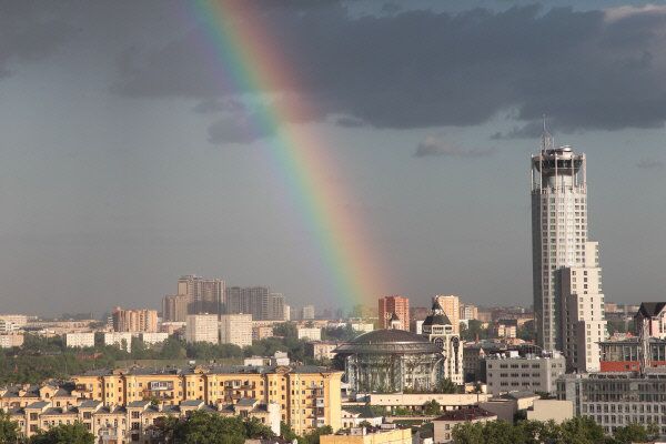 Гостиничный комплекс Красные Холмы на Космодамианской набережной в Москве Гостиничный комплекс Красные Холмы на Космодамианской набережной в Москве
