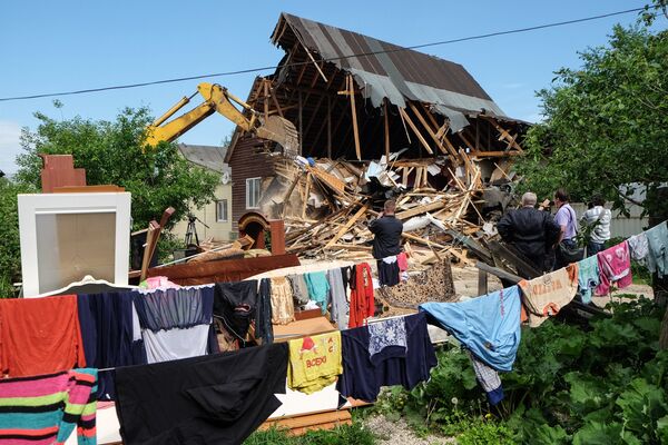 Снос незаконных построек в поселке Плеханово Снос незаконных построек в поселке Плеханово