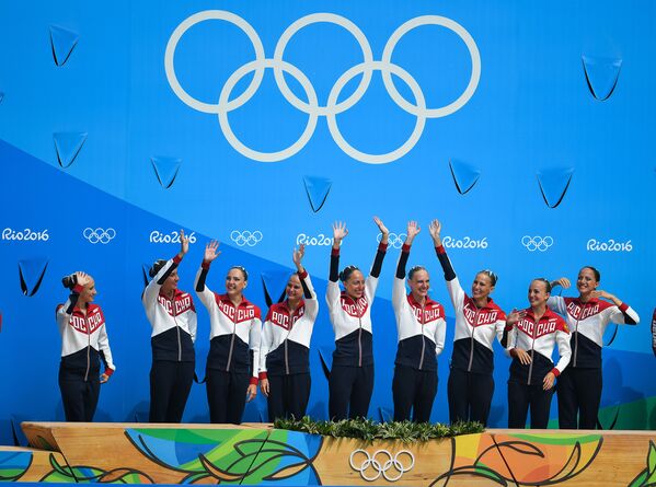 Спортсменки сборной России по синхронному плаванию Спортсменки сборной России по синхронному плаванию