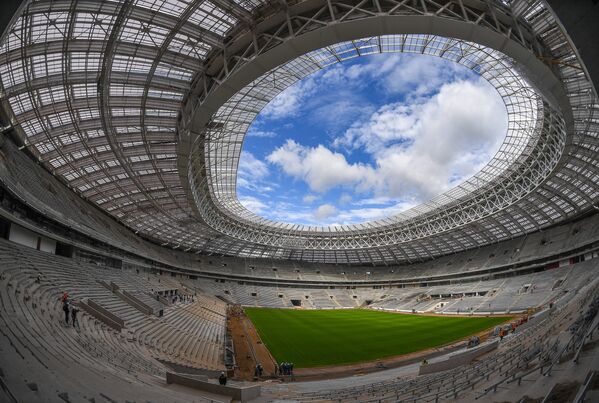 Визит экспертов FIFA и Оргкомитета Россия-2018 на стадион Лужники Визит экспертов FIFA и Оргкомитета Россия-2018 на стадион Лужники