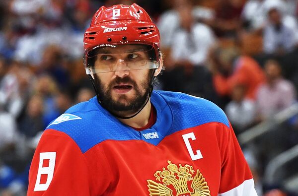 Нападающий сборной России Александр Овечкин Нападающий сборной России Александр Овечкин