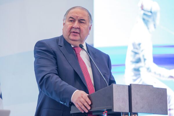 Алишер Усманов во время конгресса Международной федерации фехтования (FIE) Алишер Усманов во время конгресса Международной федерации фехтования (FIE)
