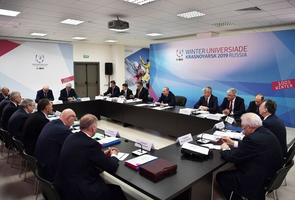 Президент РФ Владимир Путин проводит совещание по подготовке к проведению в Красноярске XXIX Всемирной зимней универсиады в 2019 году Президент РФ Владимир Путин проводит совещание по подготовке к проведению в Красноярске XXIX Всемирной зимней универсиады в 2019 году