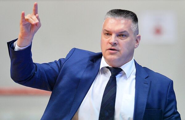 Главный тренер БК УНИКС Евгений Пашутин Главный тренер БК УНИКС Евгений Пашутин