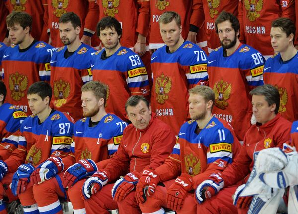 Хоккеисты и тренерский штаб сборной России Хоккеисты и тренерский штаб сборной России
