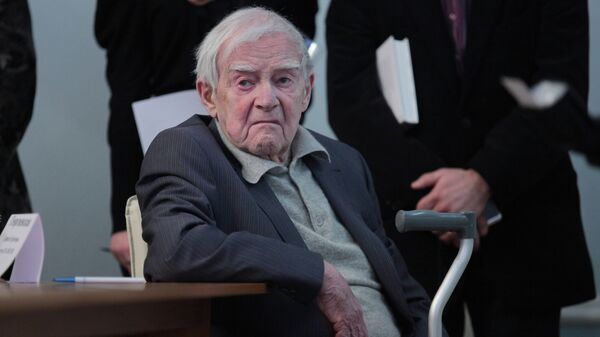 Писатель Даниил Гранин Писатель Даниил Гранин