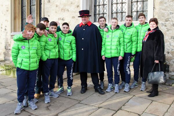 Юные российские футболисты на базе лондонского Арсенала Юные российские футболисты на базе лондонского Арсенала
