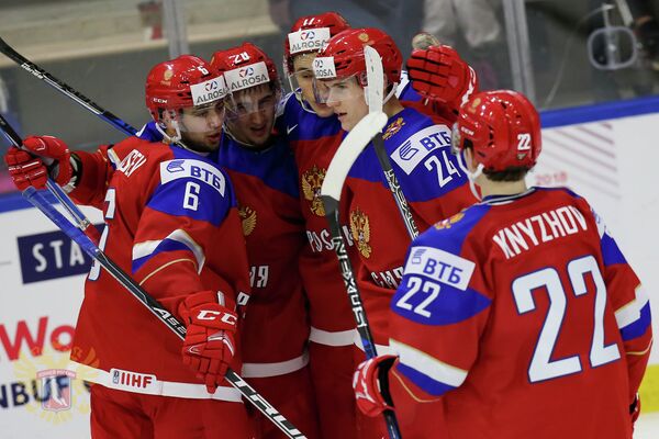 Форвард молодежной сборной России Клим Костин (второй справа) Форвард молодежной сборной России Клим Костин (второй справа)
