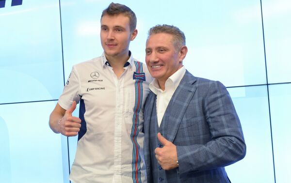 Пилот программы развития российского автоспорта SMP Racing гонщик Сергей Сироткин (слева) и основатель и руководитель SMP Racing Борис Ротенберг Пилот программы развития российского автоспорта SMP Racing гонщик Сергей Сироткин (слева) и основатель и руководитель SMP Racing Борис Ротенберг