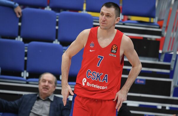 Защитник ЦСКА Виталий Фридзон Защитник ЦСКА Виталий Фридзон