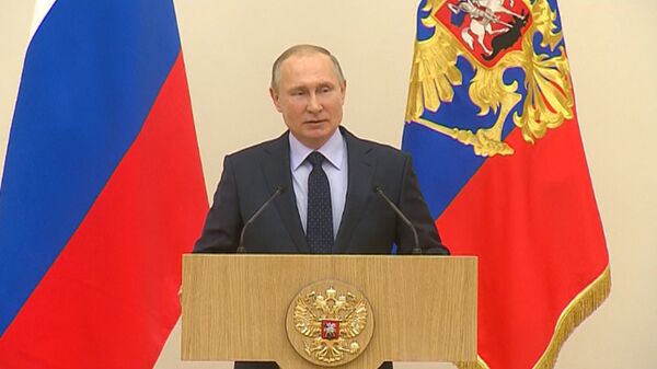 Путин попросил прощения у олимпийцев за ситуацию вокруг Игр-2018 Путин попросил прощения у олимпийцев за ситуацию вокруг Игр-2018