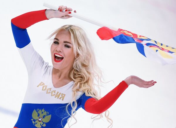 Девушка группы поддержки Девушка группы поддержки