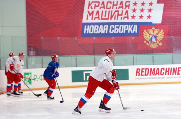 Хоккеисты сборной России на тренировке Хоккеисты сборной России на тренировке