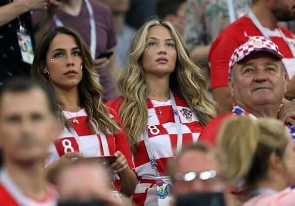 Болельщицы сборной Хорватии Болельщицы сборной Хорватии