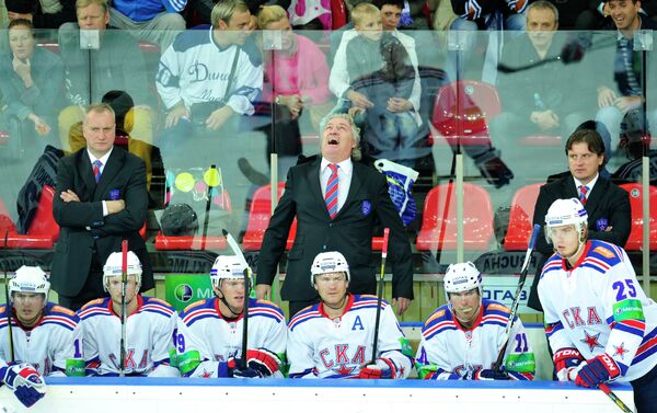 Милош Ржига (на втором плане в центре) Милош Ржига (на втором плане в центре)