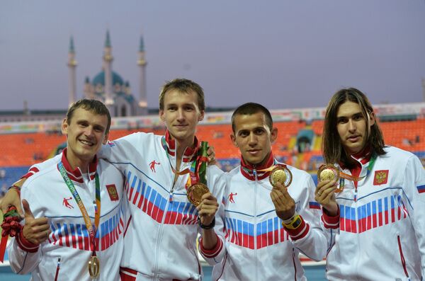 Российские спортсмены, завоевавшие золотые медали в эстафете 4х400 м среди мужчин в соревнованиях по легкой атлетике Российские спортсмены, завоевавшие золотые медали в эстафете 4х400 м среди мужчин в соревнованиях по легкой атлетике