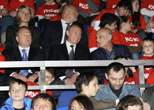 Владимир Путин (в центре) и Анатолий Рахлин (справа) Владимир Путин (в центре) и Анатолий Рахлин (справа)