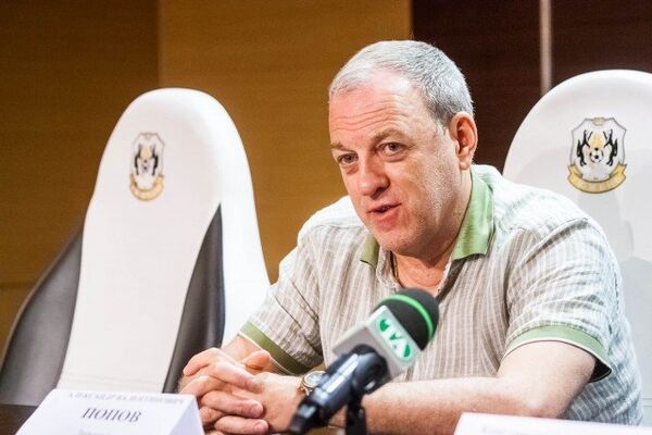Президент мини-футбольного клуба Тюмень Александр Попов Президент мини-футбольного клуба Тюмень Александр Попов