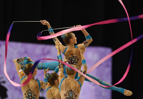 Команда России выступает на чемпионате мира по художественной гимнастике Команда России выступает на чемпионате мира по художественной гимнастике
