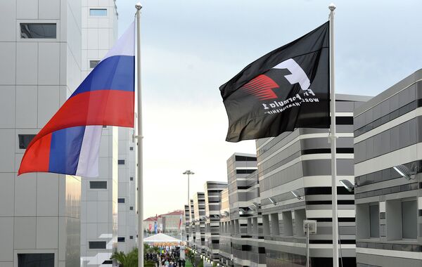 Подготовка к российскому этапу чемпионата мира по кольцевым автогонкам в классе Формула-1 Подготовка к российскому этапу чемпионата мира по кольцевым автогонкам в классе Формула-1