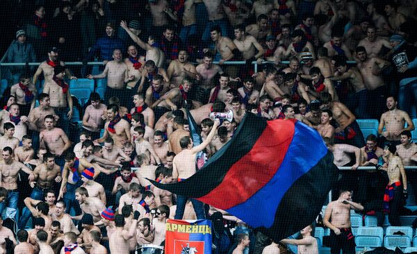 Болельщики ПФК ЦСКА в матче 10-го тура против Кубани Болельщики ПФК ЦСКА в матче 10-го тура против Кубани