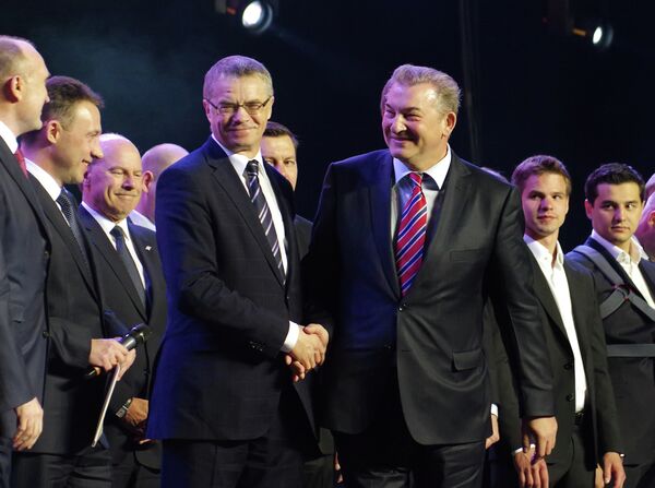 Александр Медведев (слева) и Владислав Третьяк Александр Медведев (слева) и Владислав Третьяк
