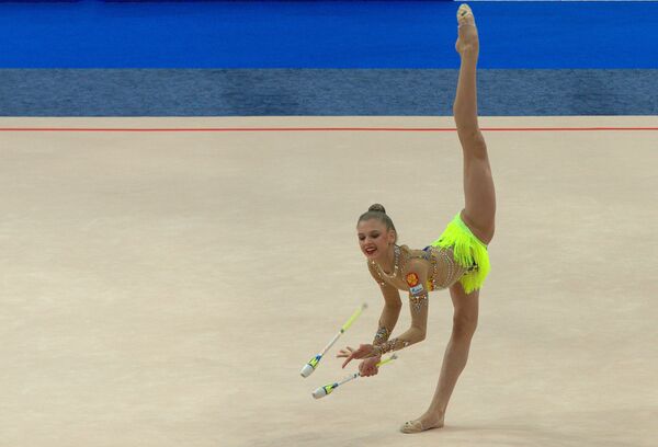 Александра Солдатова выступает на чемпионате Европы по художественной гимнастике Александра Солдатова выступает на чемпионате Европы по художественной гимнастике