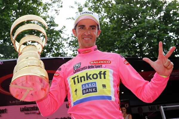 Велогонщик Tinkoff-Saxo Альберто Контадор Велогонщик Tinkoff-Saxo Альберто Контадор