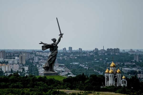 Монумент Родина-мать зовёт! на Мамаевом кургане в Волгограде Монумент Родина-мать зовёт! на Мамаевом кургане в Волгограде