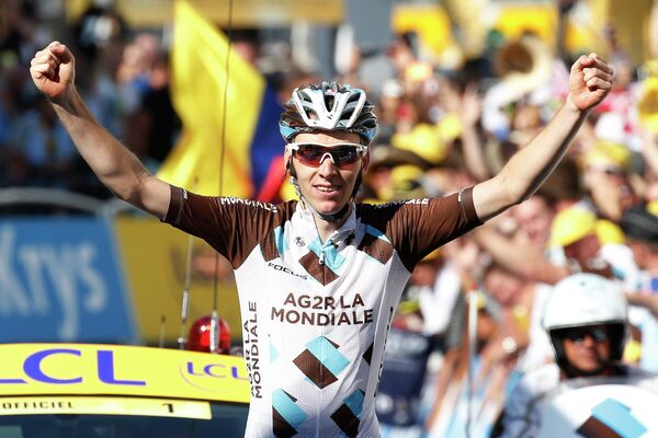 Французский велогонщик команды AG2R La Mondiale Ромен Барде Французский велогонщик команды AG2R La Mondiale Ромен Барде