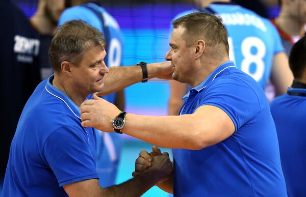 Владимир Алекно (справа) Владимир Алекно (справа)