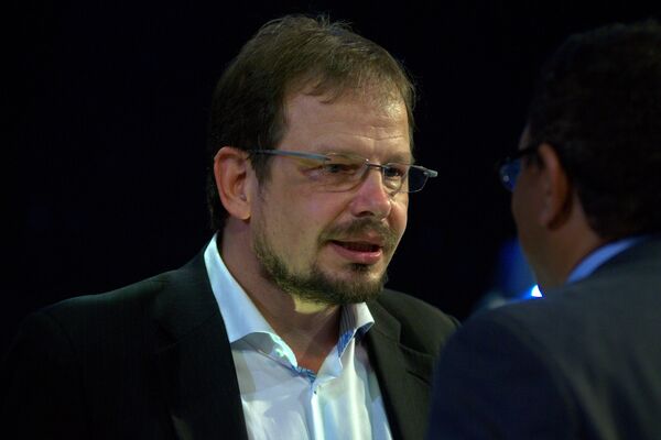 Немецкий репортер телеканала ARD Хайо Зеппельт Немецкий репортер телеканала ARD Хайо Зеппельт