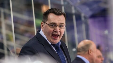 Главный тренер Барыса Андрей Назаров Главный тренер Барыса Андрей Назаров