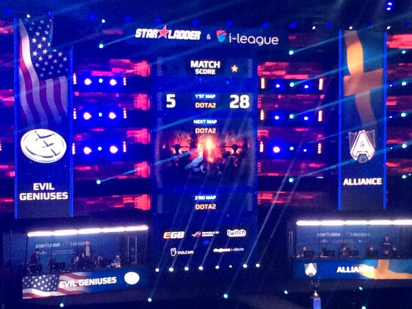 Звукоизолированные кабинки команд Dota 2 во время финала Звукоизолированные кабинки команд Dota 2 во время финала