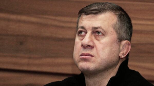 Исполняющий обязанности главного тренера по вольной борьбе Дзамболат Тедеев Исполняющий обязанности главного тренера по вольной борьбе Дзамболат Тедеев
