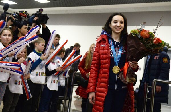 Фигуристка Полина Цурская Фигуристка Полина Цурская