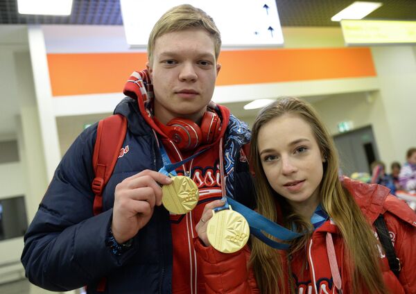 Фигуристы Екатерина Борисова и Дмитрий Сопот Фигуристы Екатерина Борисова и Дмитрий Сопот