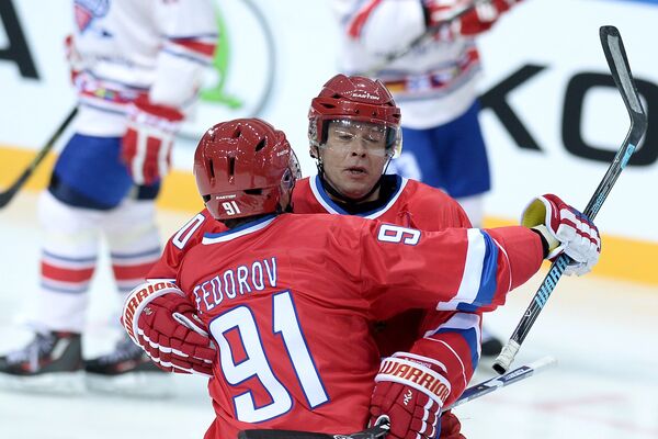 Игроки сборной России Сергей Федоров (слева) и Павел Буре Игроки сборной России Сергей Федоров (слева) и Павел Буре